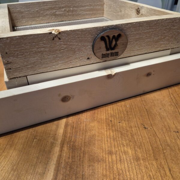 Smiley Worms Mini Screener